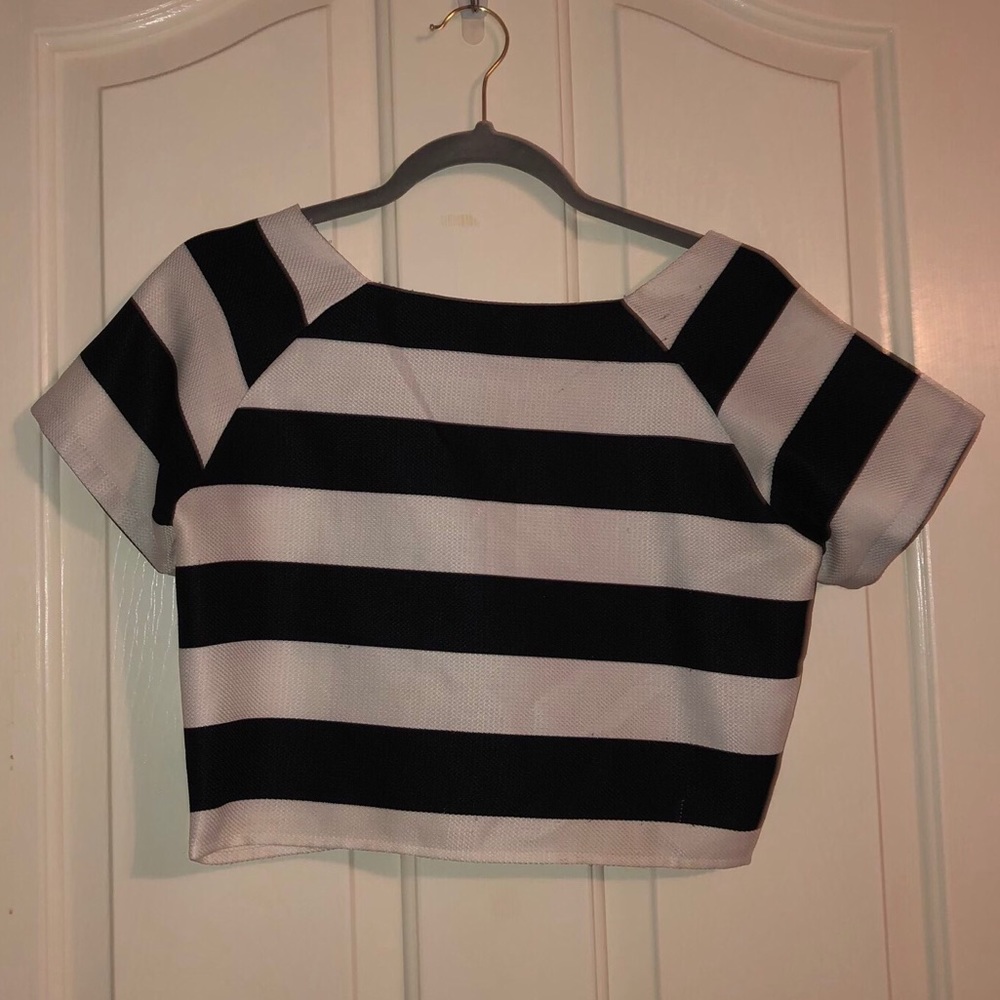 Black and white crop top